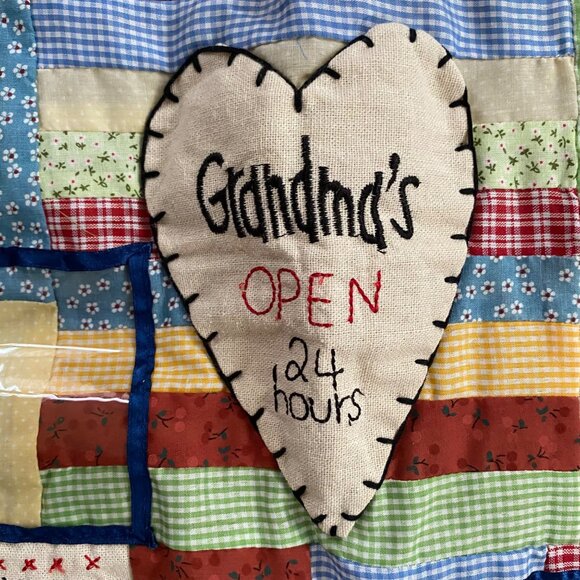 Grandmas Heartfelt Patchwork Wall Hanging Quilt Photo Keeper Sentimental Quotes - Picture 6 of 11